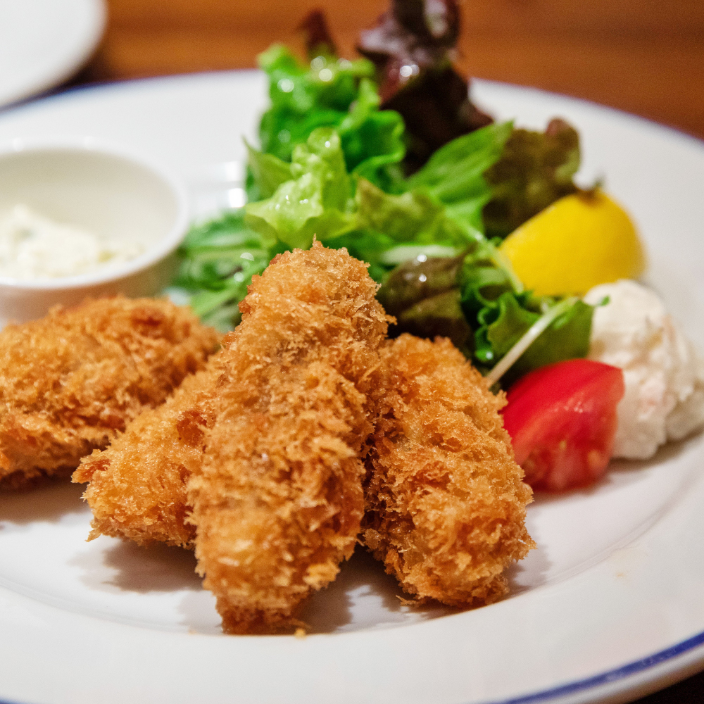 【2025年12月より発送】岩手 三陸産 むき牡蠣 300g×2パック(加熱用)【05】