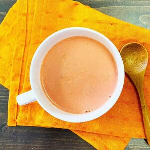 北海道赤ビーツ トッピングチップ＆ミルク仕立ての赤ビーツと北海道野菜のスープ EB8-0253