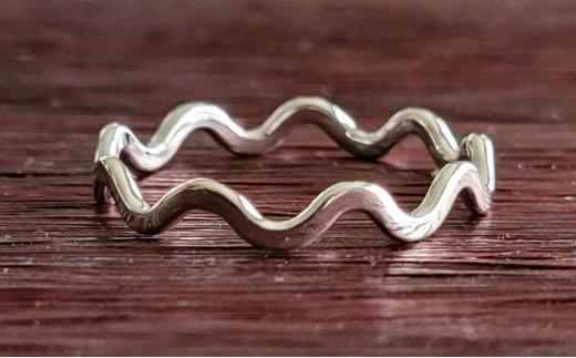 シルバーリング アクセサリー ウェーブ リング 選べるサイズ 指輪 ジュエリー シルバー リング レディース メンズ シンプル 一点もの 華奢リング ピンキーリング SILVER おしゃれ プレゼント ギフト 贈り物 シルバー950 FABBRICA OSAWA 神奈川 湘南 藤沢