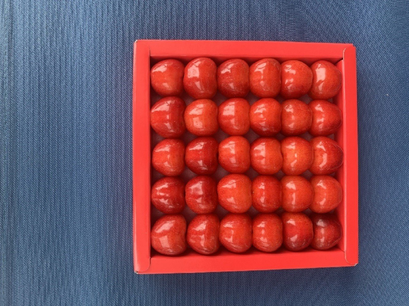 
            令和8年産【先行受付】山形県産さくらんぼ＜やまがた紅王 特秀品＞30粒　プレミアム　4L
          