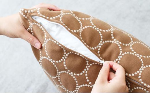 角 クッション 45cm 秋山木工 タンバリン キャメル ミナペルホネン dop tambourine おしゃれ インテリア ソファ 椅子 ベッド 雑貨
