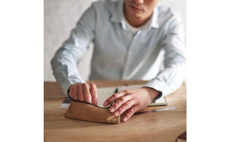 ENISICA エニシカ ジビエ鹿革 カクシカ ペンケース 雪曇（ゆきぐもり）