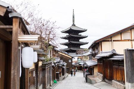 【AKAGANE RESORT KYOTO HIGASHIYAMA 1925】 レストラン〈ルアン〉 五重塔内部の特別拝観ツアー付きランチプラン ペアチケット（2名様）