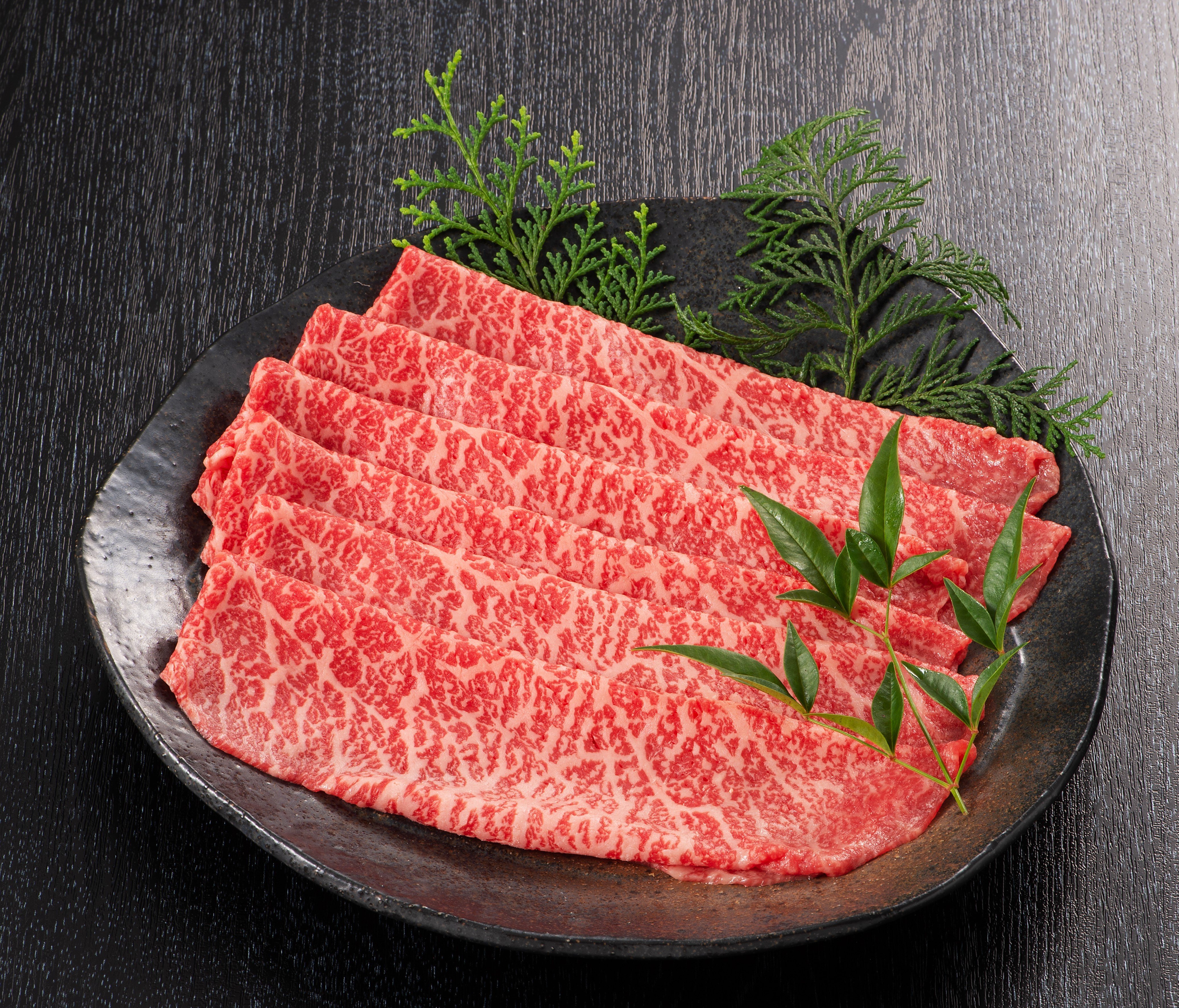 
            伊万里牛A5モモスライスすき焼き・焼肉用　500ｇ×2パック J1599
          
