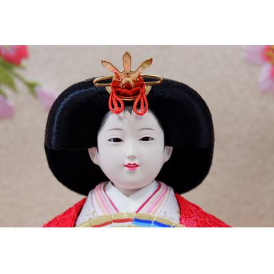 ふるさと納税 春日部市 清宝作 ひな人形(友禅衣装)背景刺繍入り 三五親王 六角アクリルケース 家具調塗 222A-72 |  | 03