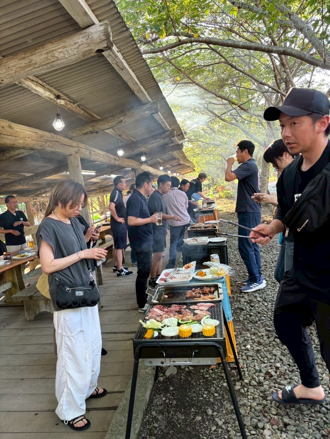 【7-2　峰山地区コミュニティ協議会やなぎやま村】
風車のある丘で展開される自然と人のハーモニー