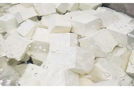 サーロイン ステーキ 豆腐 プレミア鬼豆腐 壱岐牛 セット 3-S2 《壱岐市》【中村たんぱく】[JAN014] お肉 国産牛 ステーキ とうふ 豆腐 セット 贈り物 ギフト プレゼント 化粧箱 55