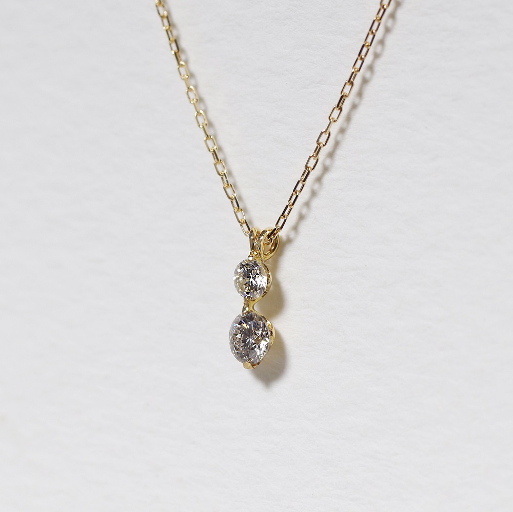 K18 0.15ct 2石ダイヤモンドペンダント　BQ-184