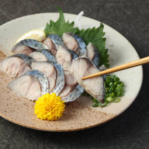 清水さばのしめ鯖2枚セット（即日〆ブランドゴマサバ中サイズ・1枚あたり約110g～130g）刺身 フィレ 寿司 おつまみ【R00125】