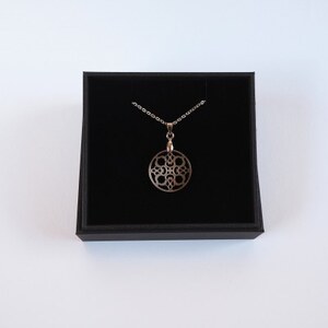 黒蝶貝「大極門の錺金具」ペンダント【1681048】