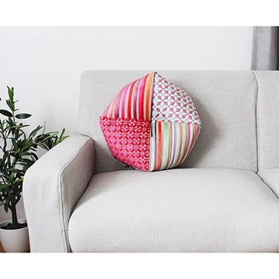 ふるさと納税 京都市 【洛中高岡屋】カワイイの素敵な出会い カサマンス おじゃみ座ぶとん(キャトル) |  | 01