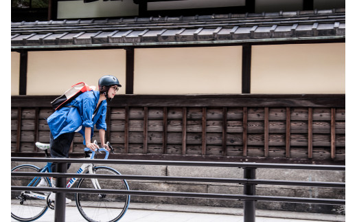 
[30-23] アーバン　自転車ヘルメットkumoa
