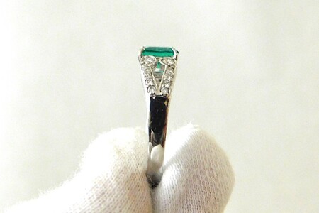 【ふるなび限定】【一点もの】Pt900　エメラルド（0.64ct）ダイヤモンドリング　K63　K06126-H　FN-Limited-SP