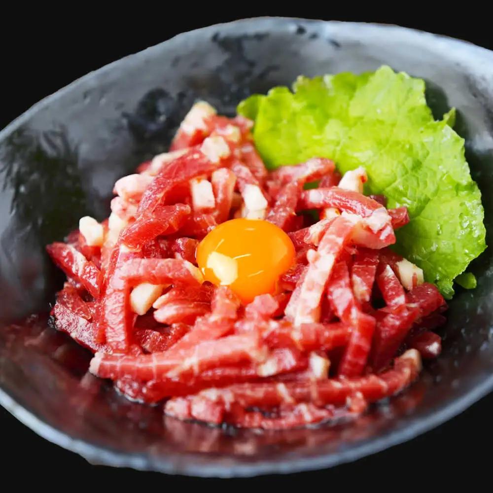 馬刺しユッケ 3人前 計約150g 熊本直送 ユッケ[AYAT013]