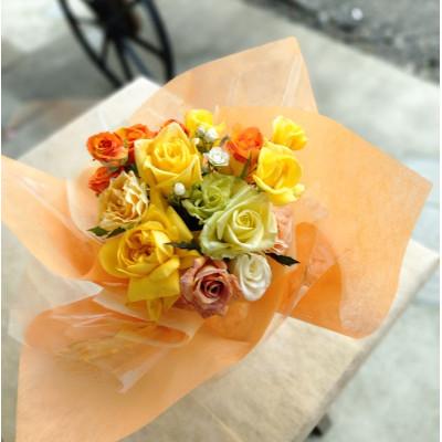 ふるさと納税 杵築市 『天使のバラ』薔薇だけの自立型花束(黄オレンジ系) |  | 02
