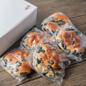 黒豆パン 5個セット × 5箱 KM04