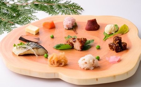 木の職人がつくる「尾鷲ヒノキのおもてなし年輪皿」直径約30㎝【O01】