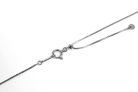 【一点もの】ロードライトガーネット（6.61ct）ダイヤモンドプラチナペンダント　R86　K05142-H