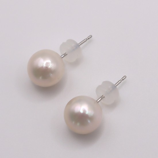 
                  2033 【大粒】Pt900　あこや真珠　9.0㎜　スタッドピアス
                