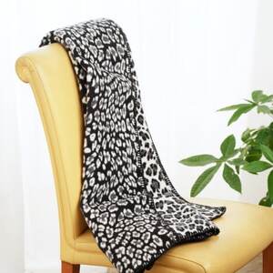 ヒョウ柄・レオパード柄のコットンハーフブランケット 　リビングブランケットとしてお昼寝にも。【1496604】