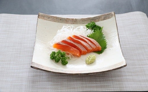 
            北海道浦河町産『トラウトサーモン』の刺身(背身)約350g×1P[02-1512]
          