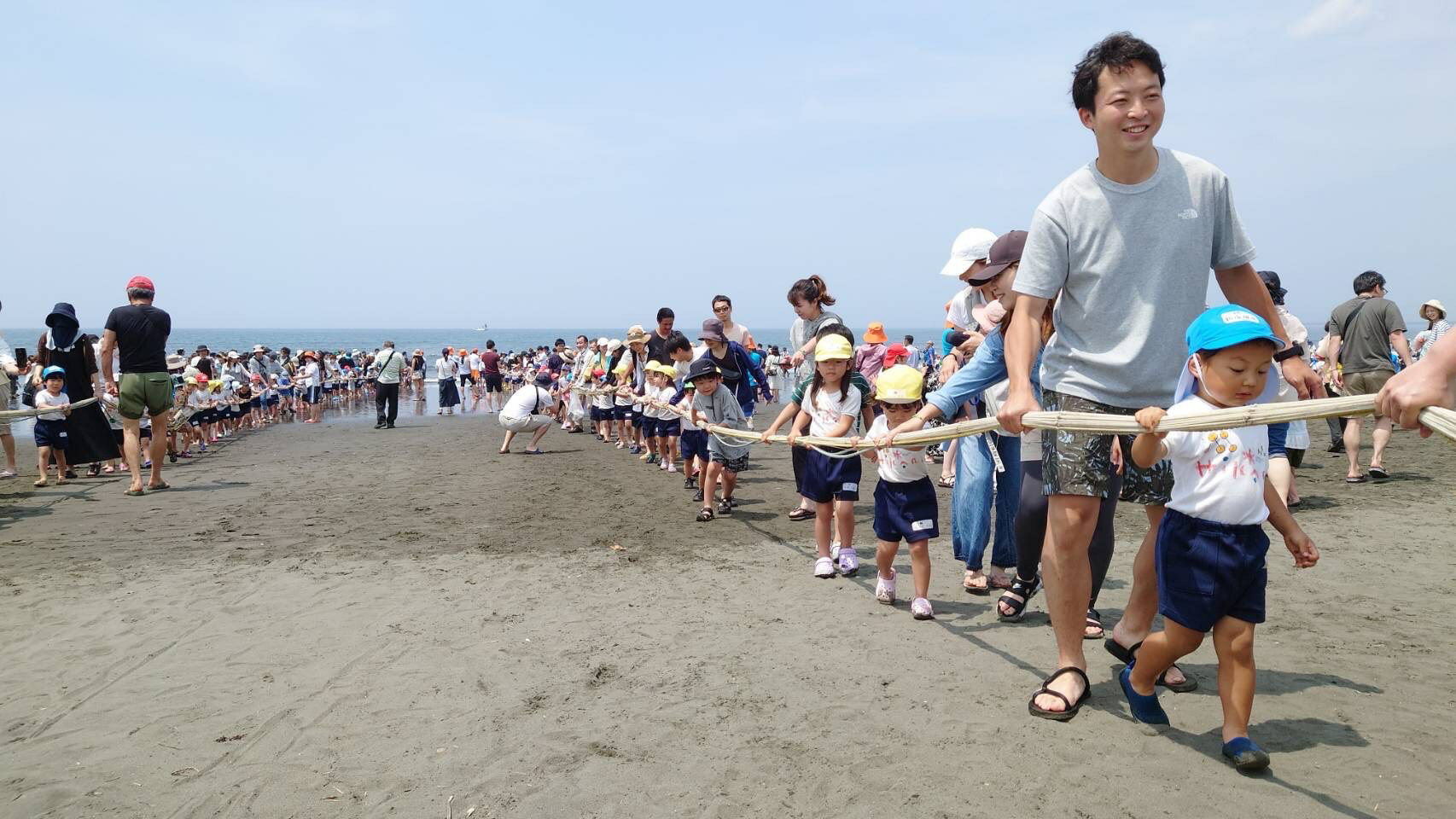 【ふるさと納税】 地引き網体験 バーベキュー BBQ 地引網 団体 30人～ プラン 江の島 江ノ島 観光 魚 海 予約 アクティビティ レジャー イベント 体験 マリンアクティビティ レクリエーション 体験学習 事前予約 おすすめ 片瀬海岸 子ども 関東 首都圏 神奈川県 湘南 藤沢市