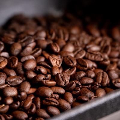 ふるさと納税 葛飾区 コーヒー豆 (豆のまま) 亀有ブレンド500g+ショコラベリーズナチュラル/ブラジル産500g |  | 03