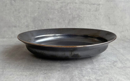 【瀬戸焼】リムカレー皿（黒）【株式会社カネ三商店】 / 皿 食器 カレー皿 ギフト プレゼント / 瀬戸市[BBDD003]