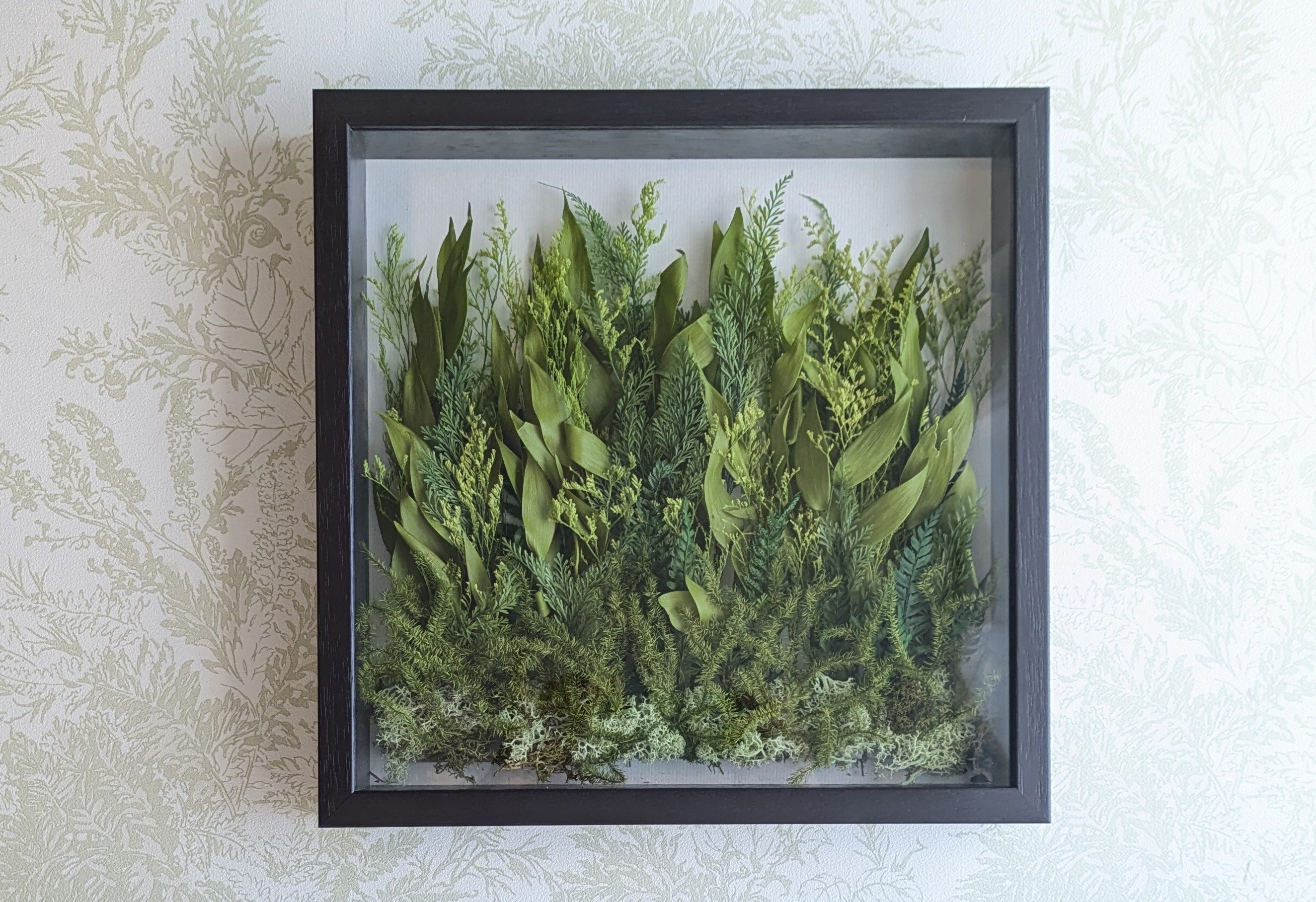 
            「森のフレーム」（プリザーブドリーフのフレームアレンジ）【11246-0349】
          