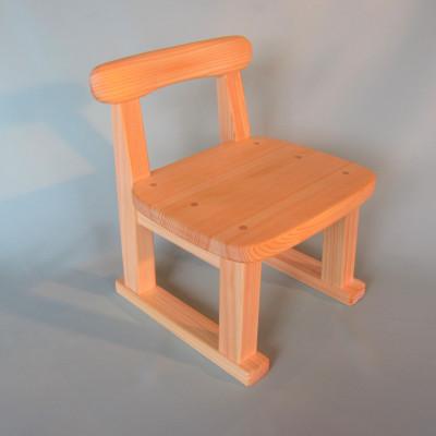 ふるさと納税 恵那市 桧(ヒノキ)の子供いす　　1歳ぐらいから大人まで使える子供椅子です。出産祝や誕生日のお祝いに!