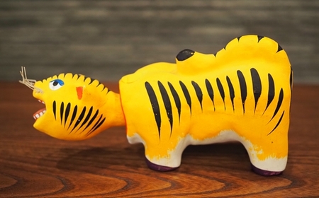 No.141 【鴻巣の赤物】干支シリーズ 首振りトラ 黄［寅年］