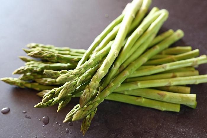 【新潟県 津南町産】朝取りアスパラガス バラ詰め（L～2Lサイズ）2kg