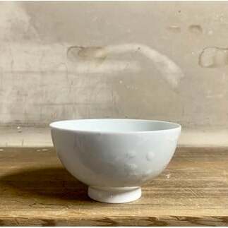 白磁釉滴飯碗(中)  井上祐希作 (井上萬二窯) A30-62