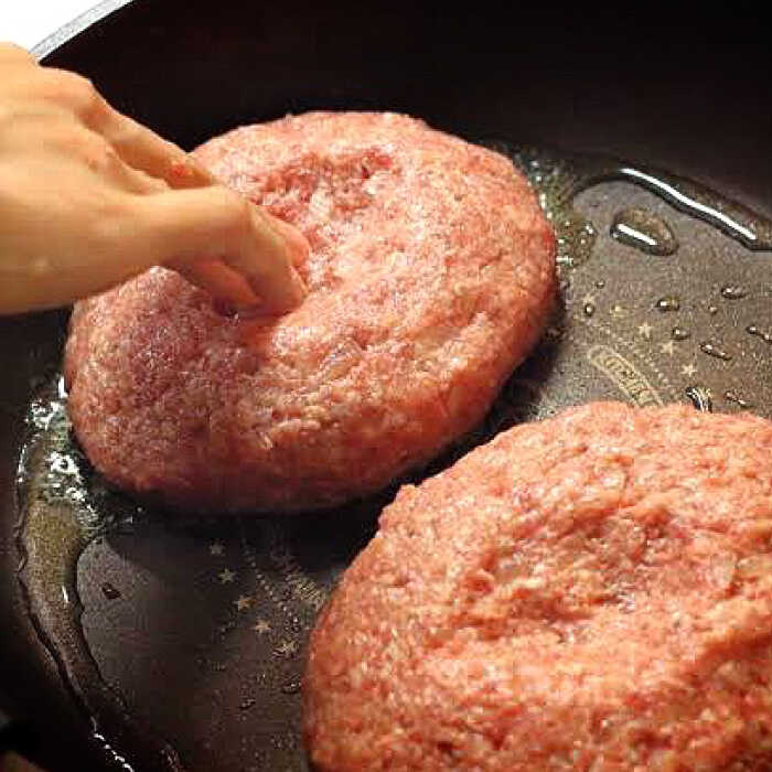 【12回定期便】鉄板焼き屋自慢の ハンバーグ 食べ比べ 3種類 ソース付き 150g×各2個 計 6個 / 南島原市 / はなぶさ [SCN096]_イメージ2