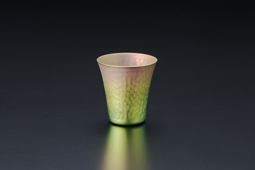 
                  【燕三条製】鎚目冷酒カップ (Light pink) FC014038
                