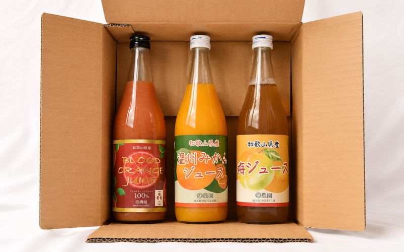 和歌山県田辺市のうまいもん詰込みジュースセット / 和歌山県 田辺市 みかんジュース７００mL 梅ジュース700ｍL ブラッドオレンジジュース700ｍｌ  和歌山県産【mrn024】