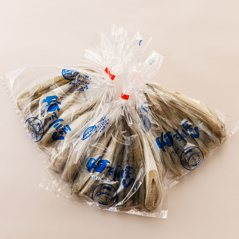 【12/22まで年内お届け】一夜干しこまい 300g×3個セット | 北海道産 氷下魚（こまい）を 一夜干しに！ 焼き魚干物 セット ひもの年内配送 年内発送 北海道 釧路町 釧路超 特産品_イメージ