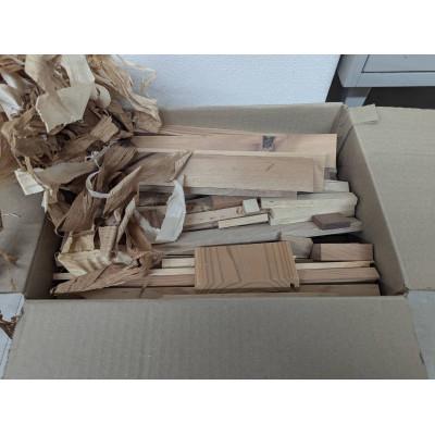 ふるさと納税 和泉市 焚き火用　無垢材　端材　詰め合わせセット!キャンプ・焚き火に最適!火の付きやすい木材です。 |  | 01