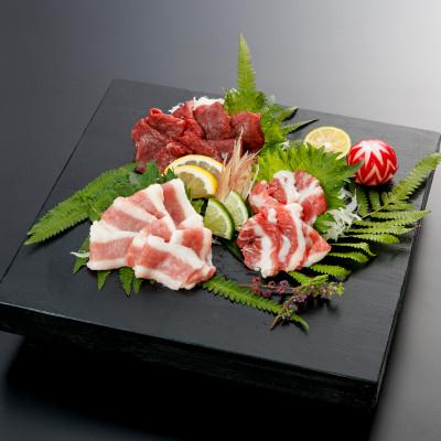 ふるさと納税 阿蘇市 【熊本と畜】桜屋　馬刺し3種【赤身・フタエゴ・サガリ】450g(専用醤油付き)(阿蘇市) |  | 03