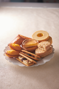 【印伝の山本×CHATERAISE】〈ふるさと納税限定〉甲州印伝小銭入れ・焼き菓子詰め合わせ【アイス柄】印伝小銭入れ・ガトーアソート8入