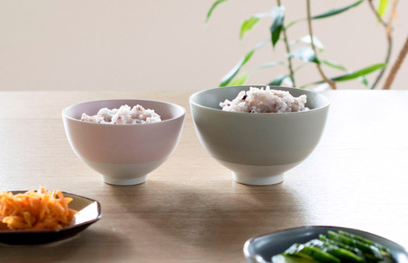 【スピード発送】お茶碗 ペアセット Sピンク／Mグリーン【食器 食洗器 食洗機 電子レンジ ギフト 贈り物 夫婦茶碗】