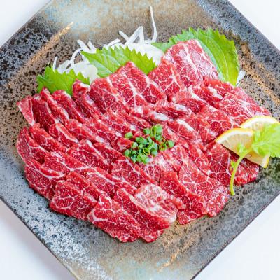 ふるさと納税 西原村 【熊本 と畜】桜屋 特選馬刺しスライス 300g(西原村)