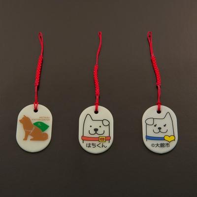 ふるさと納税 大館市 【防災用品】光る「はちくん・秋田犬の里」ストラップ3個セット |  | 01