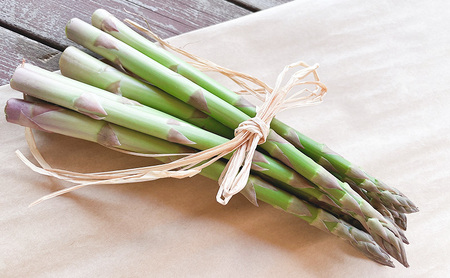 【令和8年産】かみふらのアスパラガス 2Lサイズ 1kg 野菜 旬の野菜 北海道産 北海道野菜 国産 国産野菜 グルメ 食材 グリーンアスパラガス 