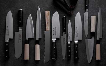 【濃州正宗作　ダマスカス三徳包丁（シェフタイプ）】　70年以上の歴史ある工場がつくる本格派のダマスカス包丁 H30-37