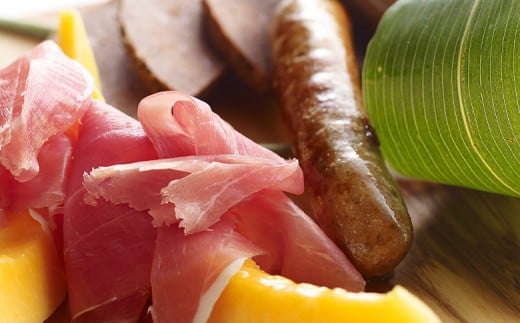 マッカリーナ宿泊券　1泊2食付き（6名様）