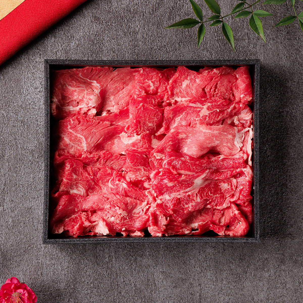 
【和牛セレブ】神戸牛切り落とし　250g【黒折箱入り】
