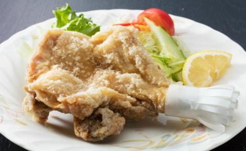 室戸の恵み！海洋深層水の塩で味付け！初音の鶏もも肉からあげ【３本】