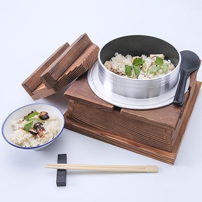 ふるさと納税 岩泉町 岩泉産松茸入り　松茸ご飯の素(お米3合付き)　1袋 |  | 03