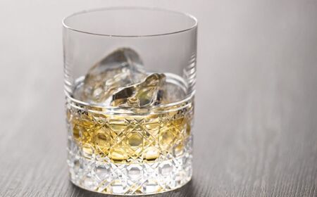 江戸切子 ロックグラス (八角籠目紋) カガミクリスタル T444-1 |  江戸切子 クリスタルガラス ロックグラス ロック ウイスキー 焼酎 グラス キレイ 上品 お祝い プレゼント 記念日 日本